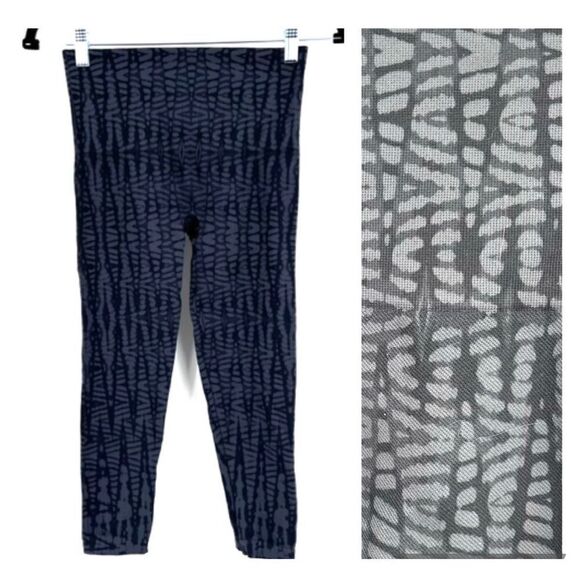 Spanx Look At Me Now Seamless Leggings medium cropped - Picture 1 of 5